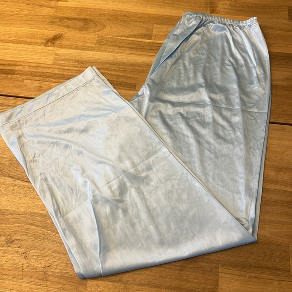 VANITY FAIR ⭐️ vintage nylon pajama set - Picture 4 of 5